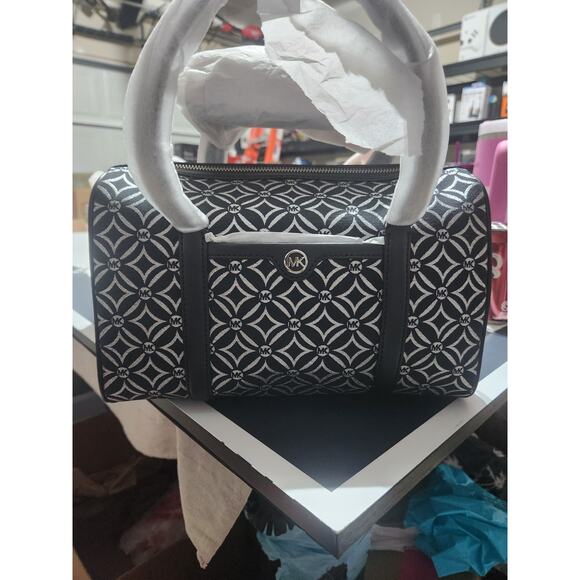 Michael kors purse - Picture 1 of 2
